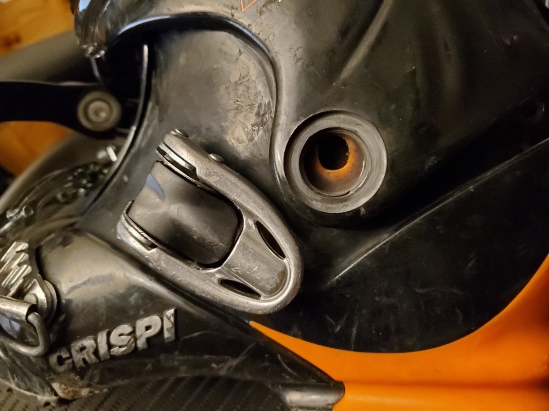 BrokenCuff_CrispiCXP.jpg