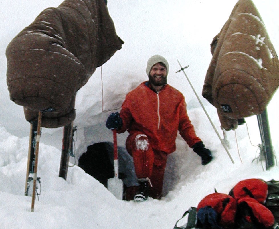 Tom at snow cave 1975.jpg